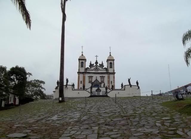 [Imagem: 201110GilbertovaiBahia305xMGCongonhasBas...Cristo.jpg]