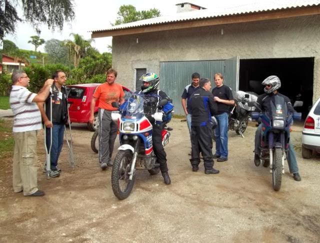 [Imagem: 201110GilbertovaiBahia675xPRColomboConfr...PR2011.jpg]